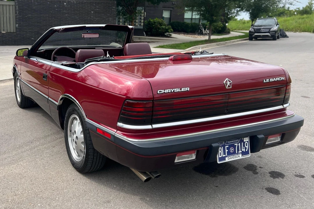 1988 Chrysler LeBaron - Image 4 of 31