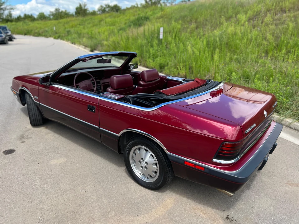 1988 Chrysler LeBaron - Image 11 of 31