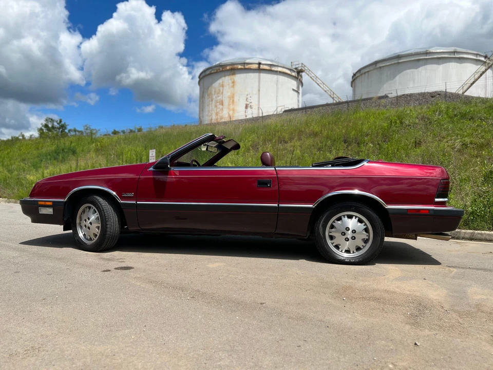 1988 Chrysler LeBaron - Image 10 of 31