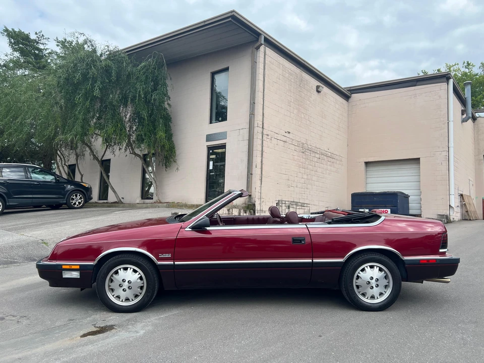 1988 Chrysler LeBaron - Image 8 of 31