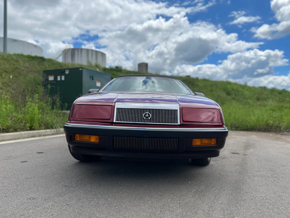1988 Chrysler LeBaron - Image 28 of 31