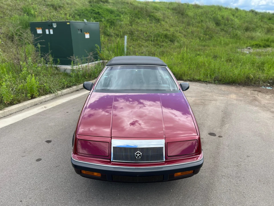1988 Chrysler LeBaron - Image 29 of 31