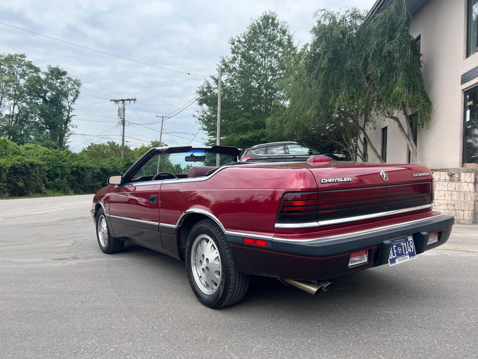1988 Chrysler LeBaron - Image 16 of 31