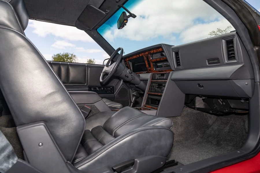 1988 Chrysler LeBaron - Image 20 of 31