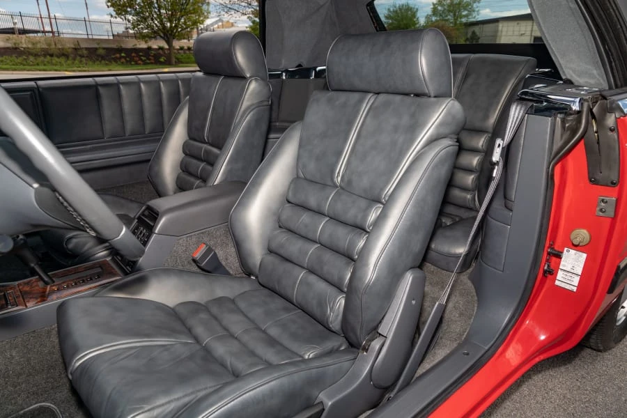 1988 Chrysler LeBaron - Image 27 of 31