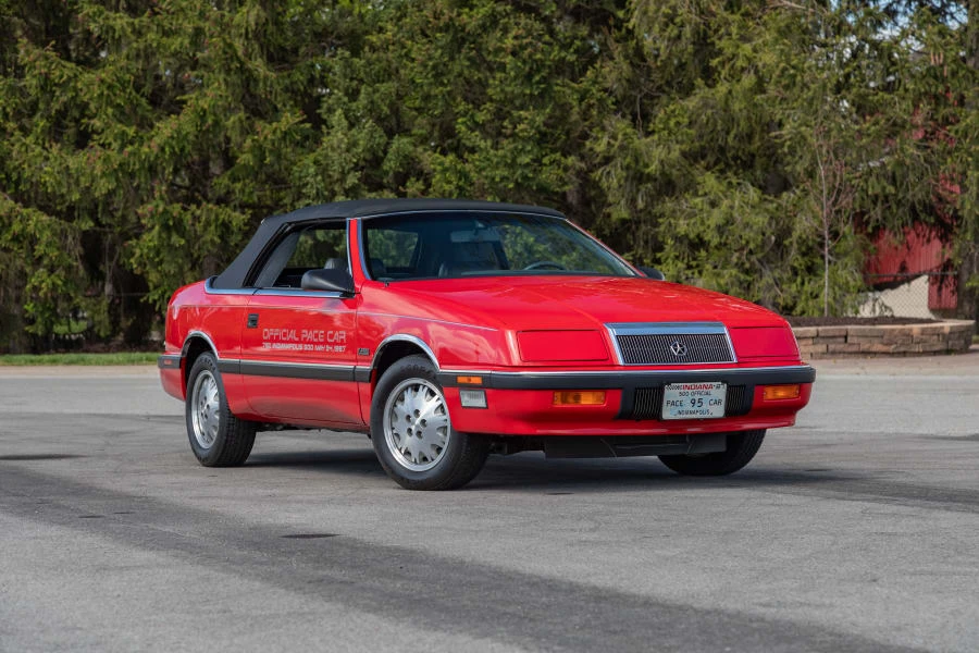1988 Chrysler LeBaron - Image 21 of 31