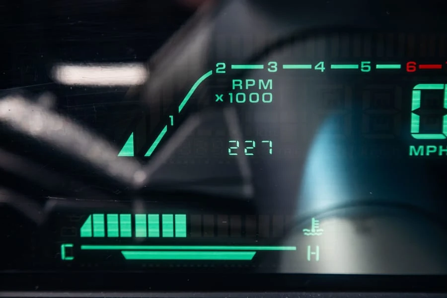 1988 Chrysler LeBaron - Image 25 of 31