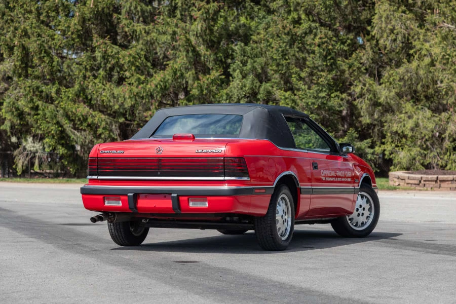 1988 Chrysler LeBaron - Image 18 of 31