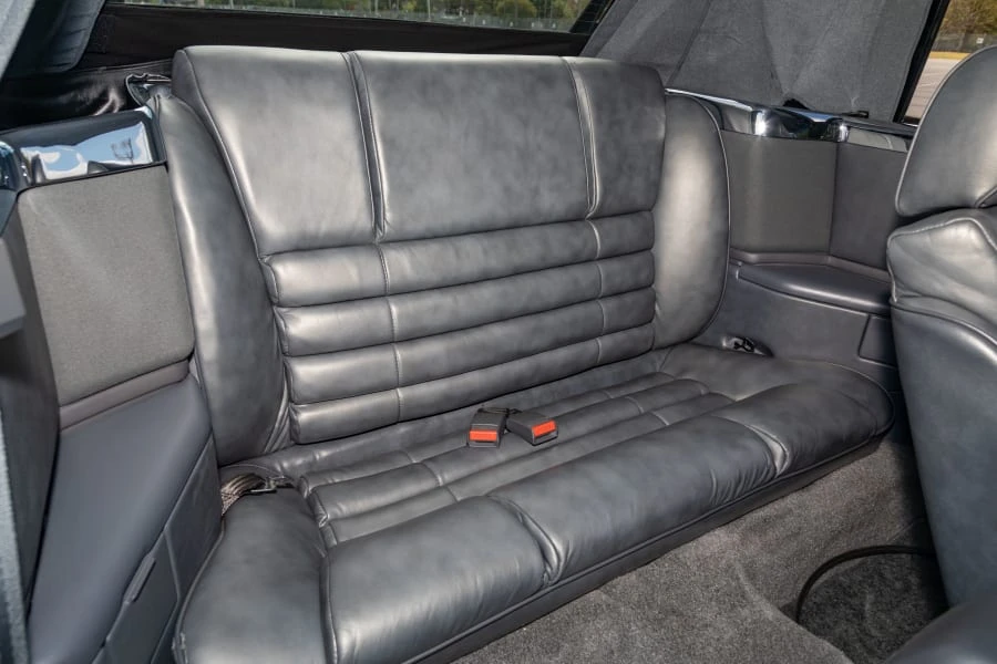 1988 Chrysler LeBaron - Image 24 of 31