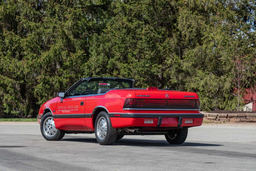 1988 Chrysler LeBaron - Image 22 of 31