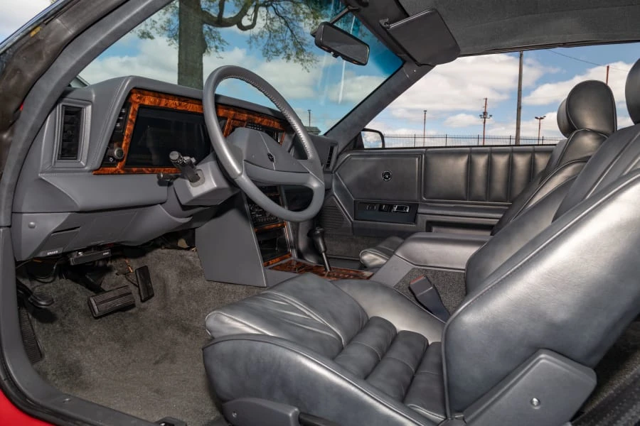 1988 Chrysler LeBaron - Image 19 of 31