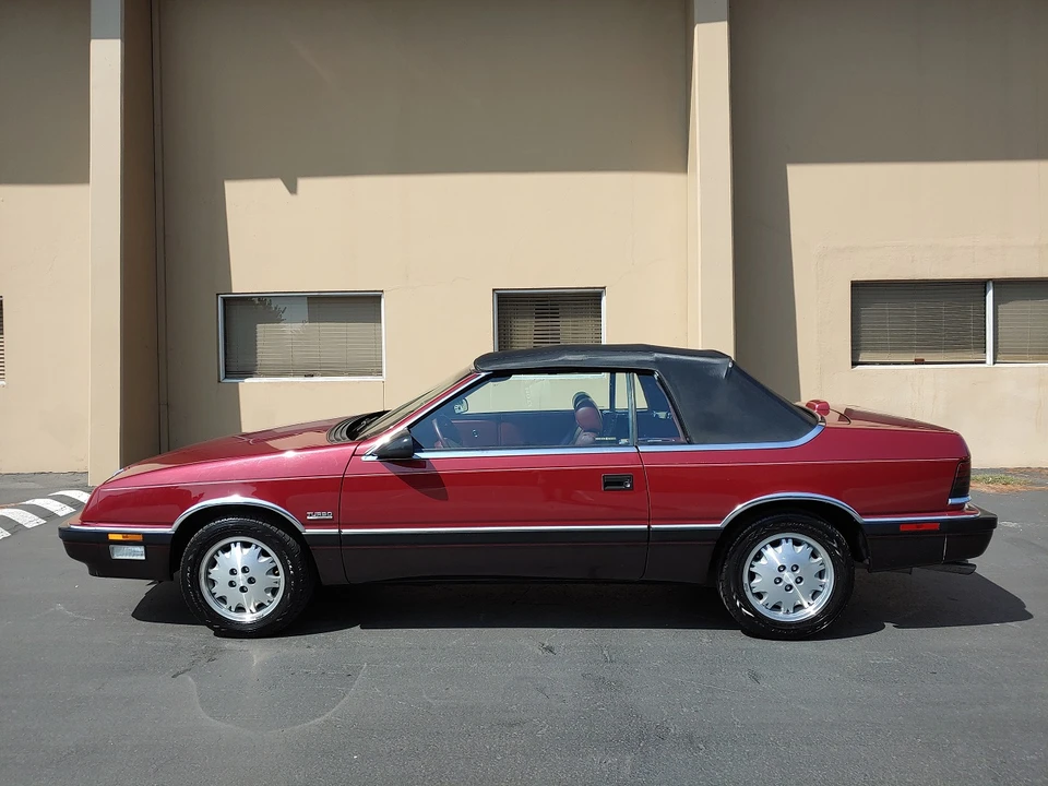 1988 Chrysler LeBaron - Image 21 of 31