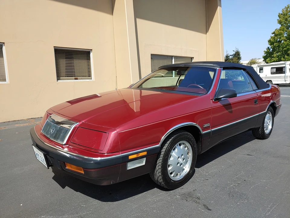1988 Chrysler LeBaron - Image 23 of 31