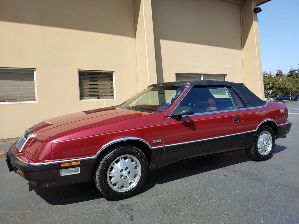1988 Chrysler LeBaron - Image 22 of 31