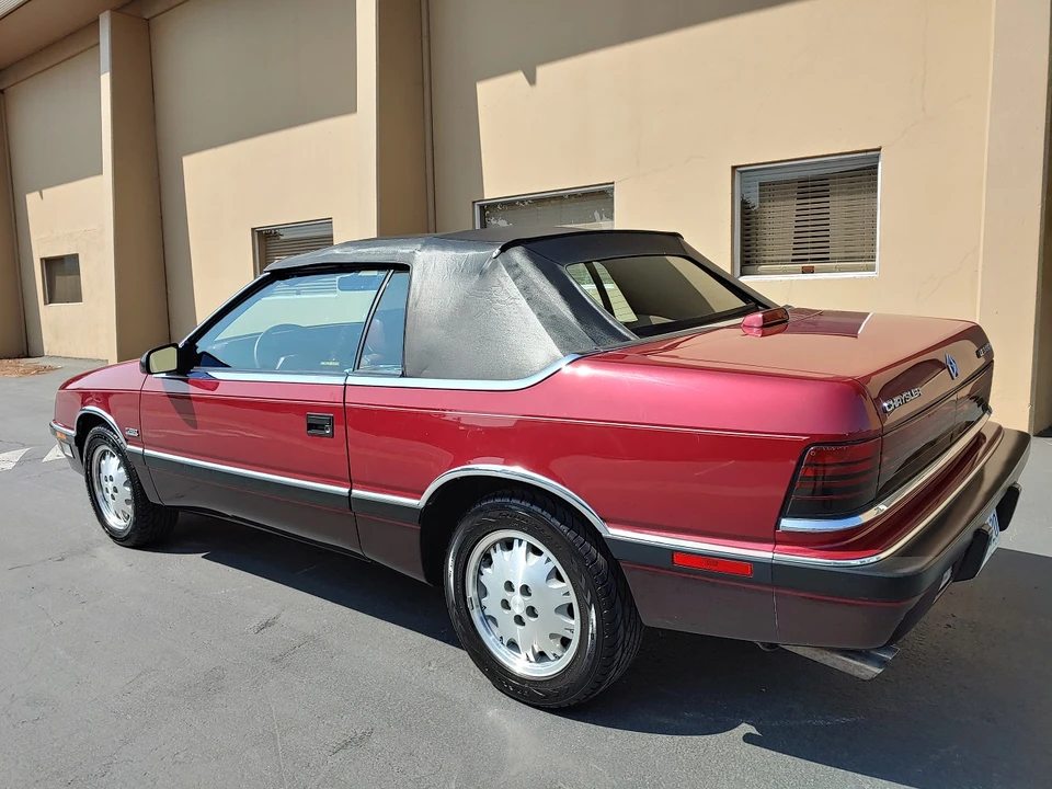 1988 Chrysler LeBaron - Image 20 of 31