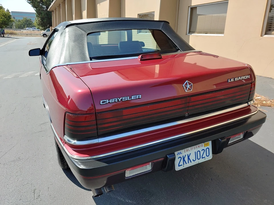 1988 Chrysler LeBaron - Image 18 of 31