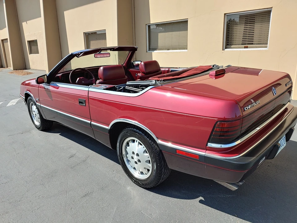 1988 Chrysler LeBaron - Image 17 of 31