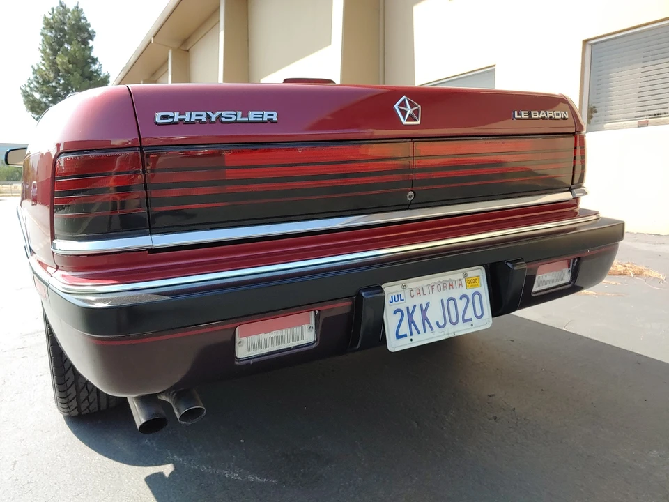 1988 Chrysler LeBaron - Image 15 of 31