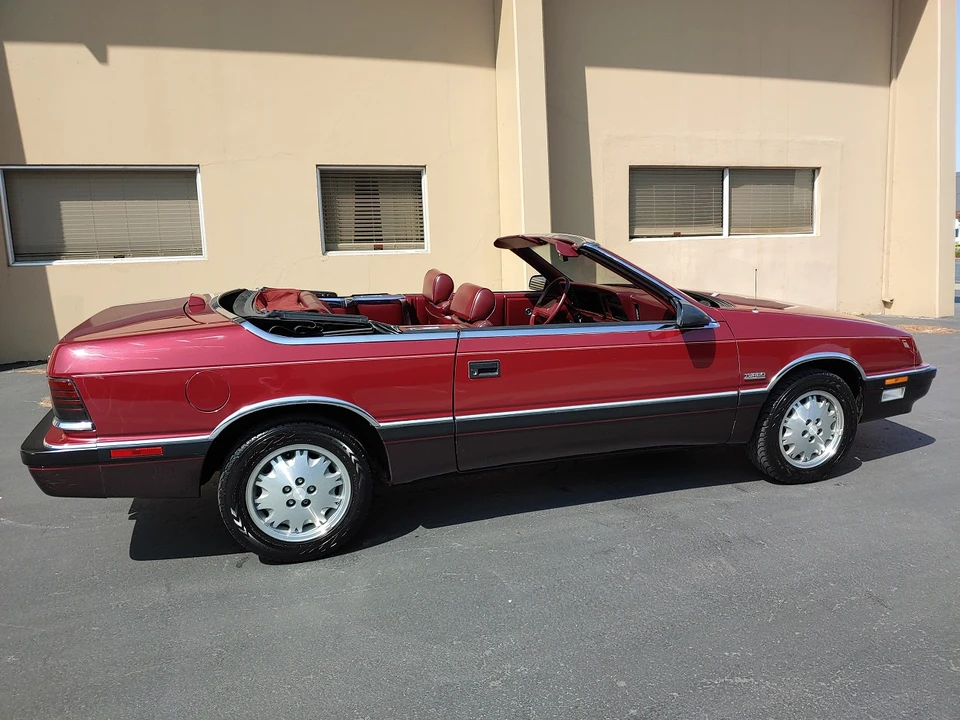 1988 Chrysler LeBaron - Image 11 of 31