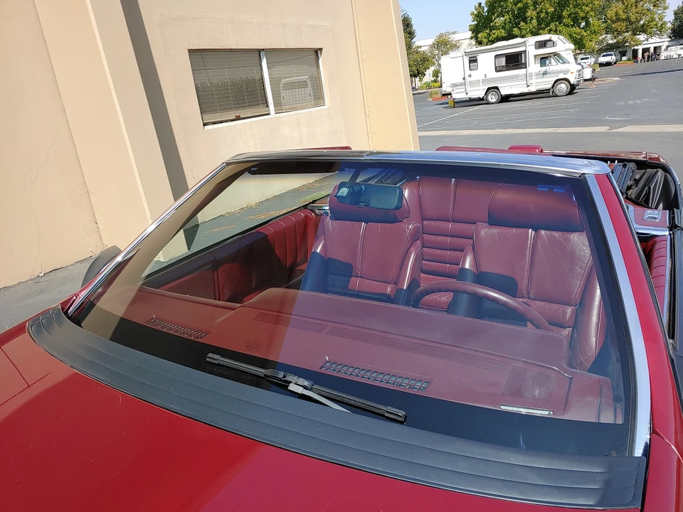 1988 Chrysler LeBaron - Image 28 of 31