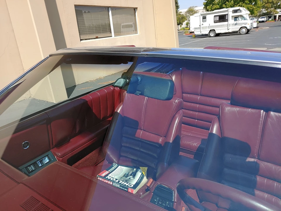 1988 Chrysler LeBaron - Image 29 of 31
