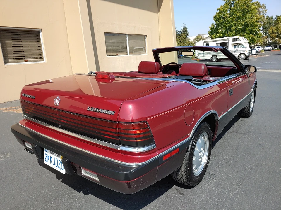 1988 Chrysler LeBaron - Image 14 of 31