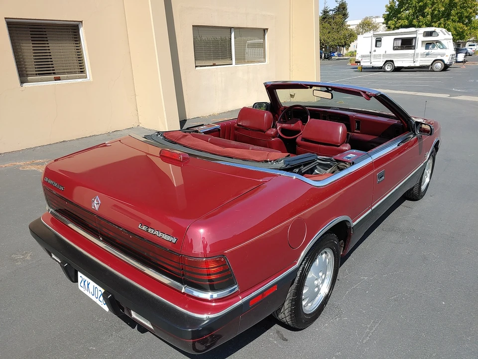 1988 Chrysler LeBaron - Image 13 of 31