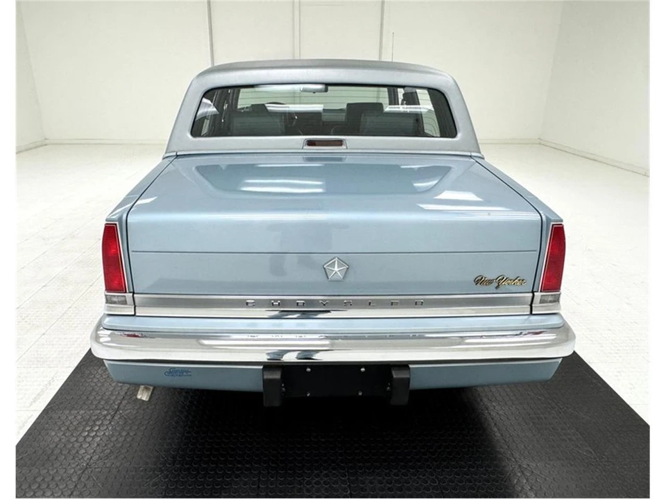 1988 Chrysler New Yorker - Image 4 of 31