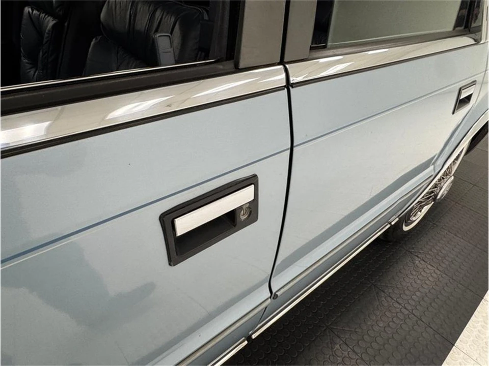 1988 Chrysler New Yorker - Image 15 of 31