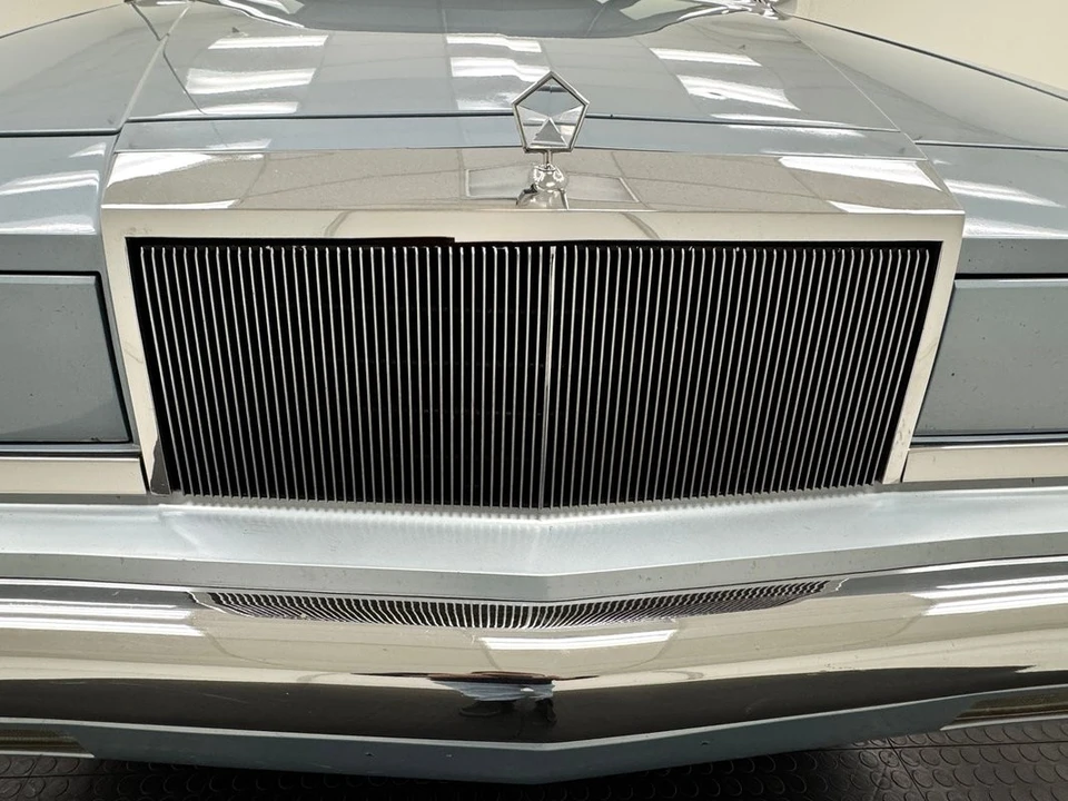 1988 Chrysler New Yorker - Image 9 of 31
