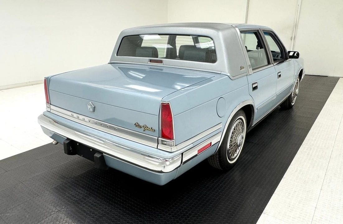 1988 Chrysler New Yorker - Image 5 of 31