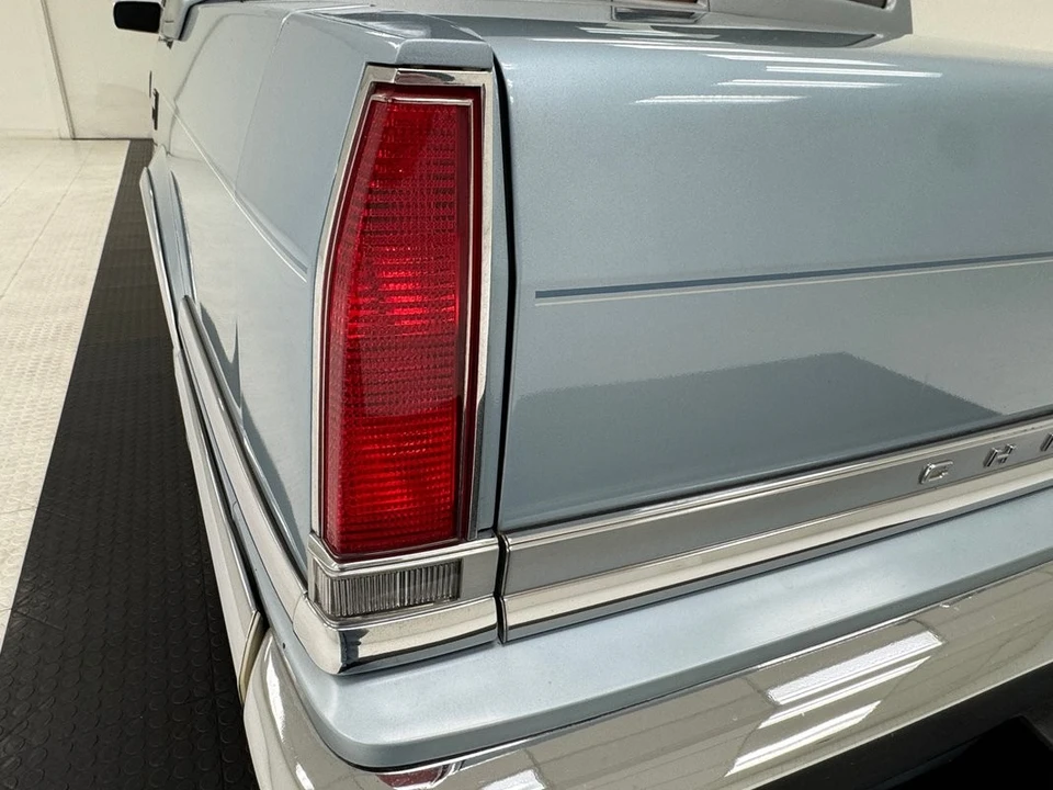 1988 Chrysler New Yorker - Image 20 of 31