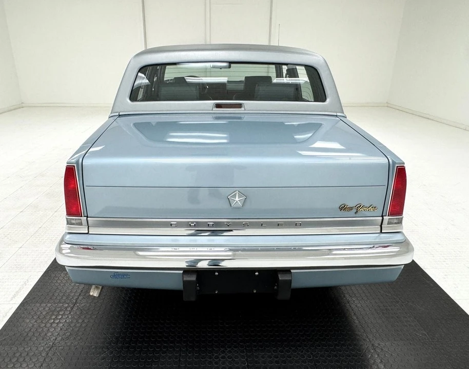 1988 Chrysler New Yorker - Image 4 of 31