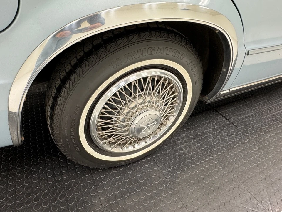 1988 Chrysler New Yorker - Image 22 of 31