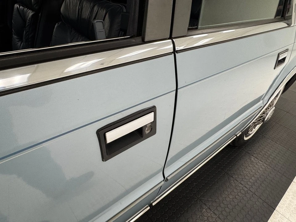 1988 Chrysler New Yorker - Image 15 of 31
