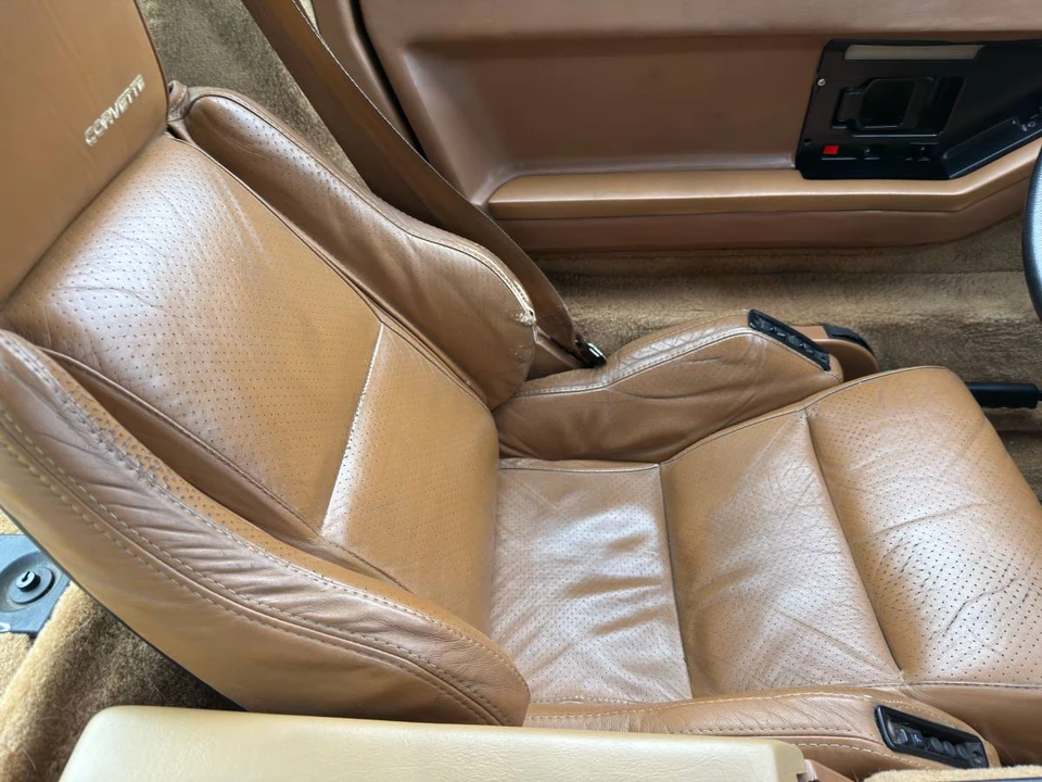 1988 Chevrolet Corvette C4 - Image 16 of 19
