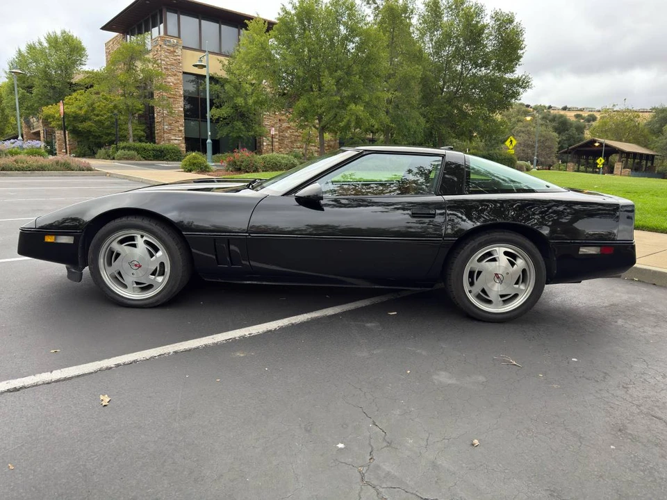1988 Chevrolet Corvette C4 - Image 2 of 19