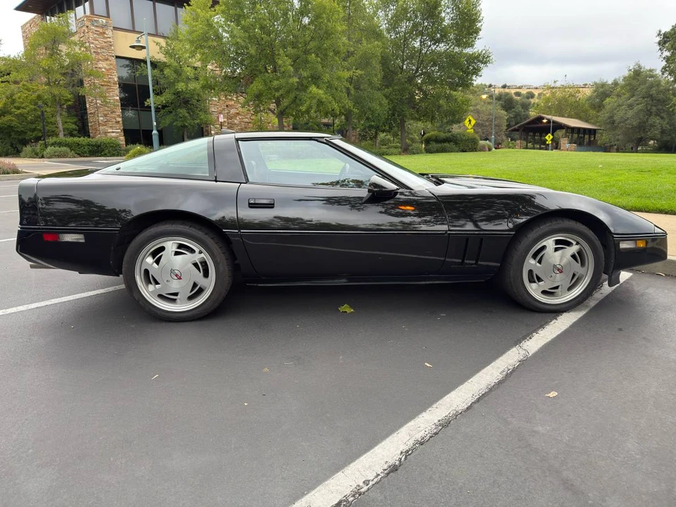 1988 Chevrolet Corvette C4 - Image 5 of 19