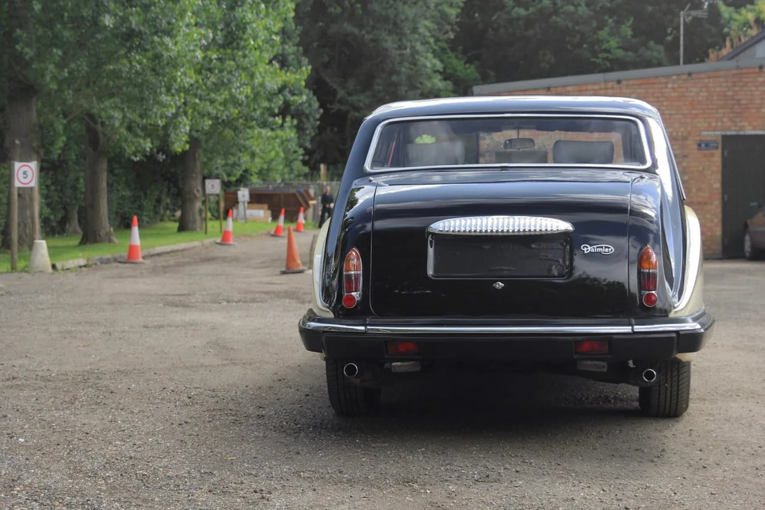 1988 Daimler - Image 11 of 30