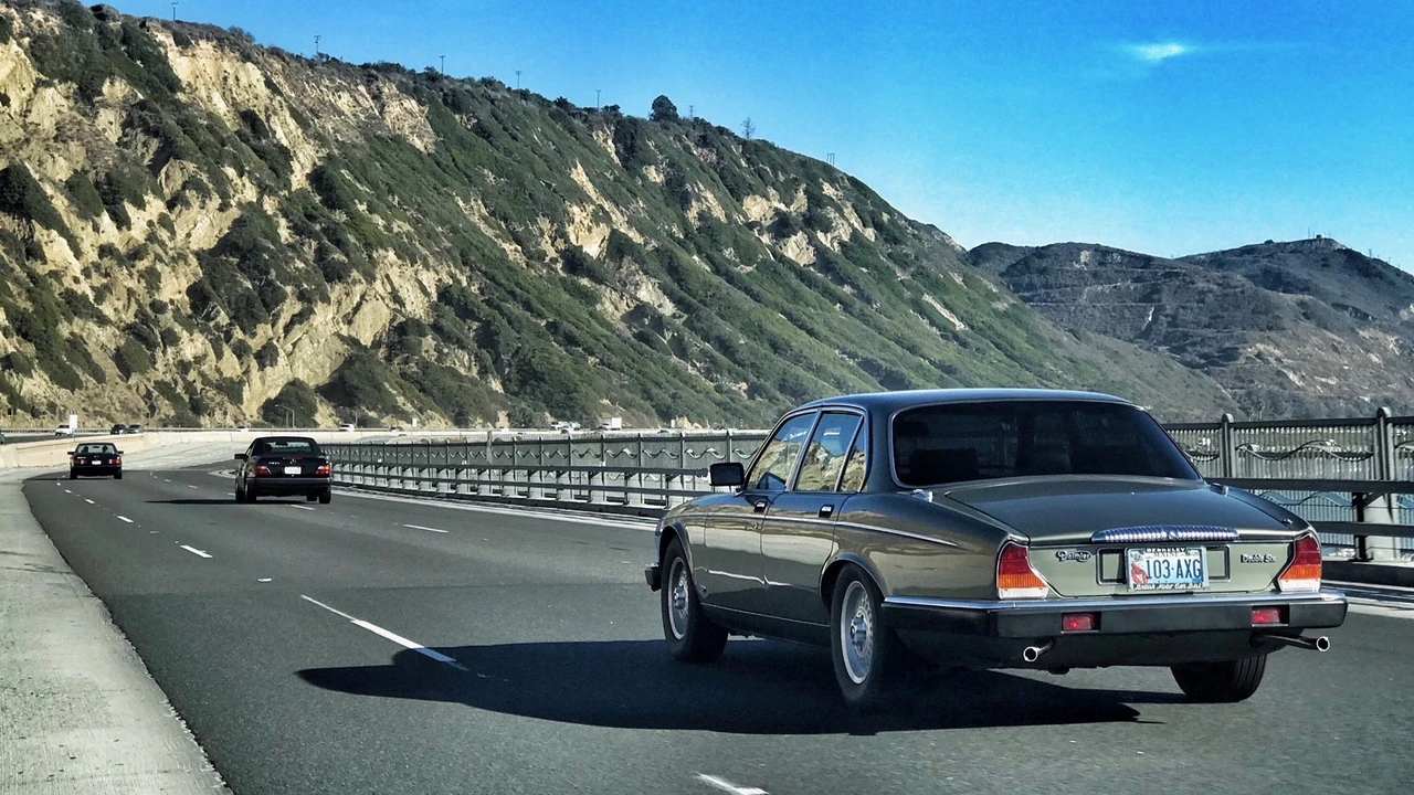 1988 Daimler - Image 23 of 31
