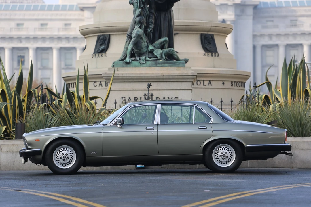1988 Daimler - Image 17 of 31
