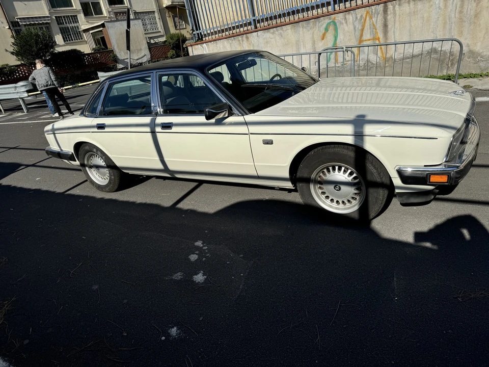 1988 Daimler - Image 5 of 30