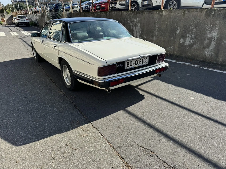 1988 Daimler - Image 8 of 30
