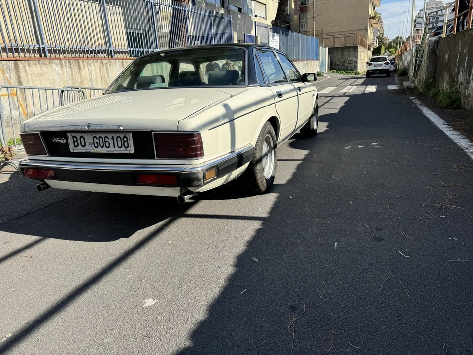 1988 Daimler - Image 6 of 30