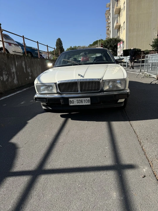 1988 Daimler - Image 2 of 30