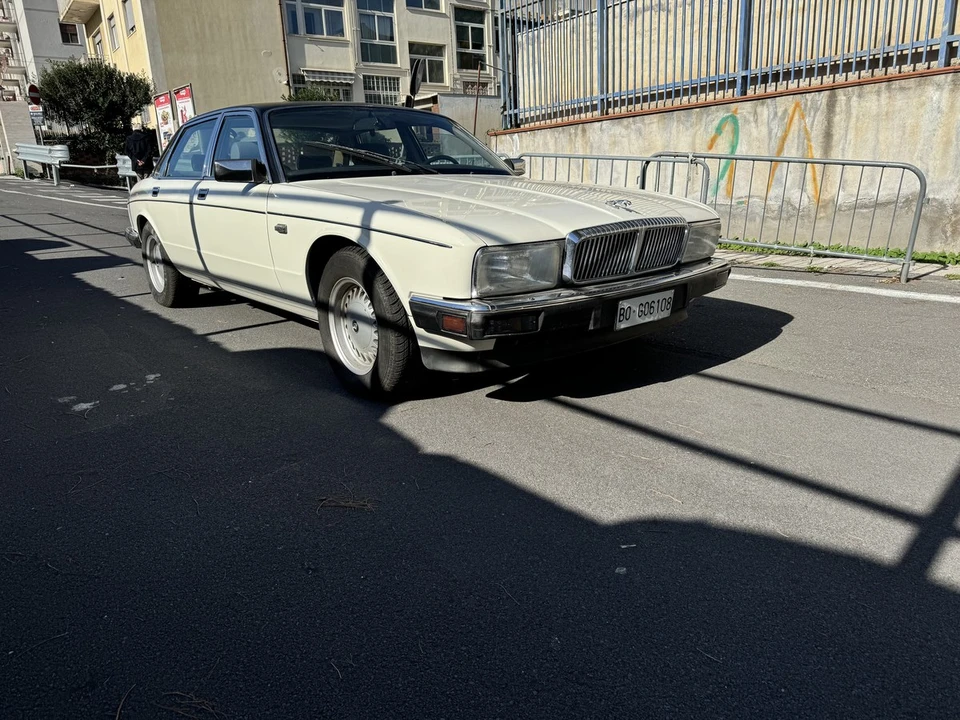 1988 Daimler - Image 4 of 30