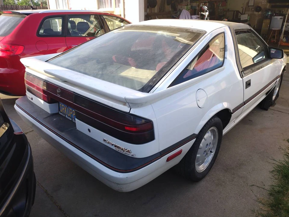 1988 Dodge Daytona - Image 11 of 18