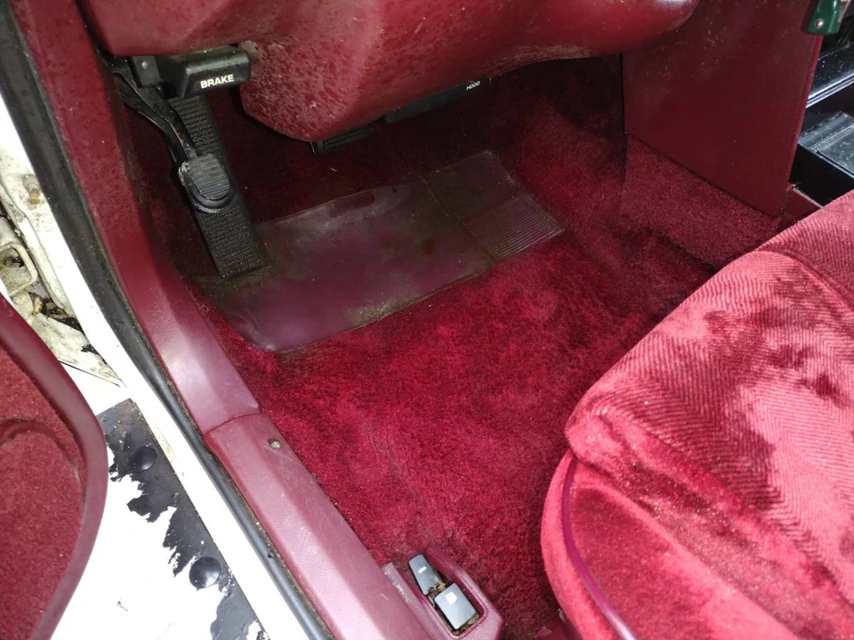 1988 Dodge Daytona - Image 18 of 18