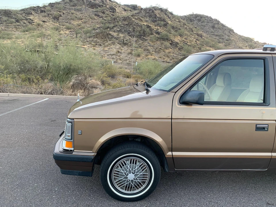 1988 Dodge Caravan - Image 21 of 31