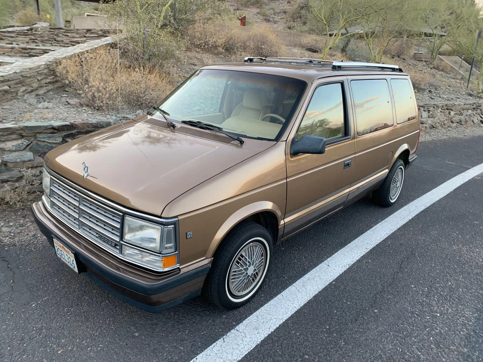 1988 Dodge Caravan - Image 6 of 31